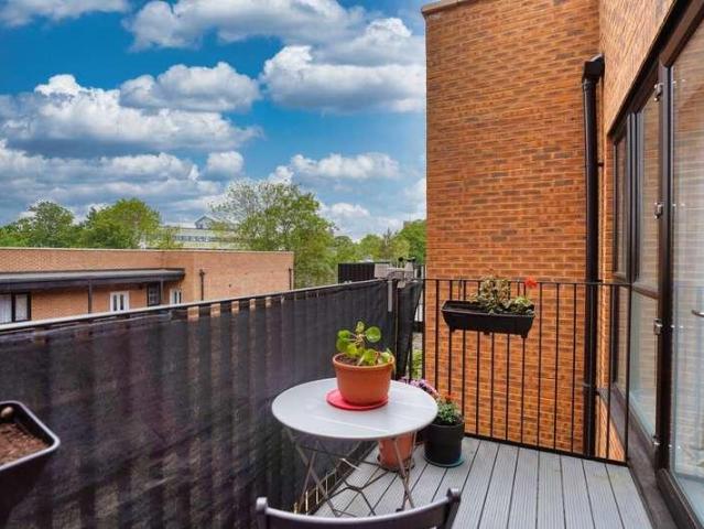1 bed flat for sale