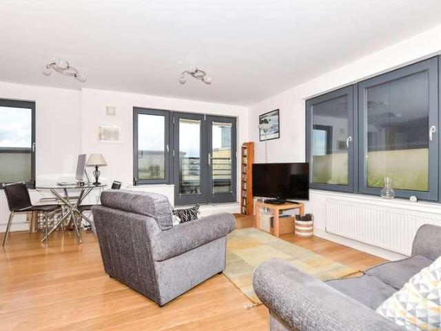 1 bed flat for sale