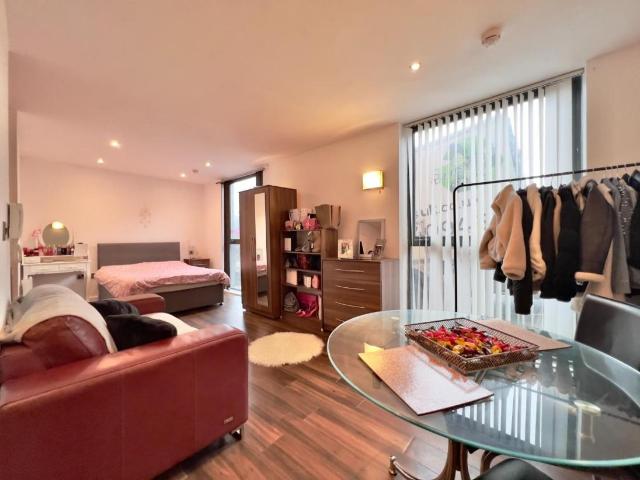 1 bed flat for sale