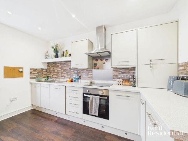1 bed flat for sale