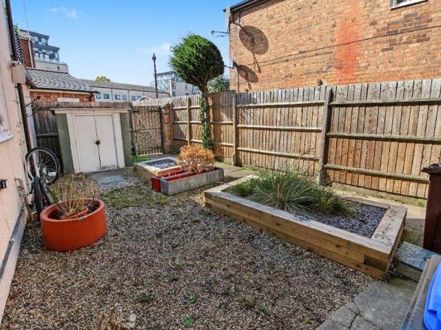 1 bed flat for sale