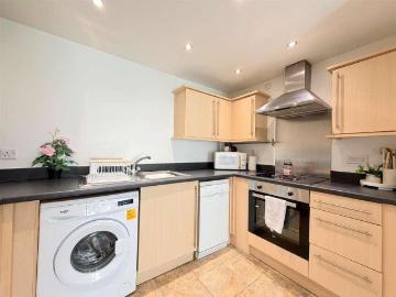 1 bed flat for sale