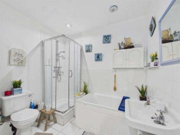 1 bed flat for sale