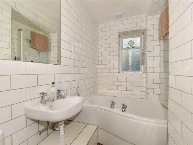 1 bed flat for sale