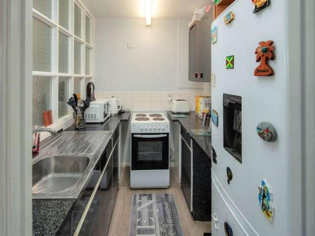 1 bed flat for sale