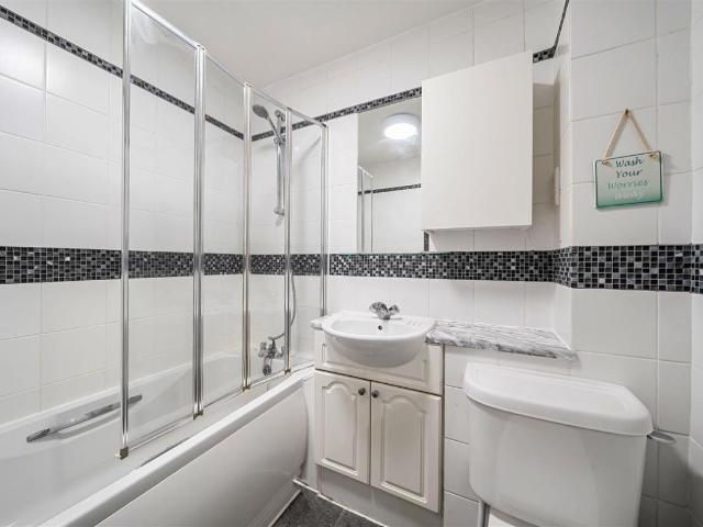 1 bed flat for sale