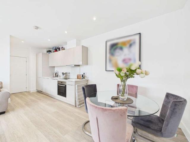 1 bed flat for sale
