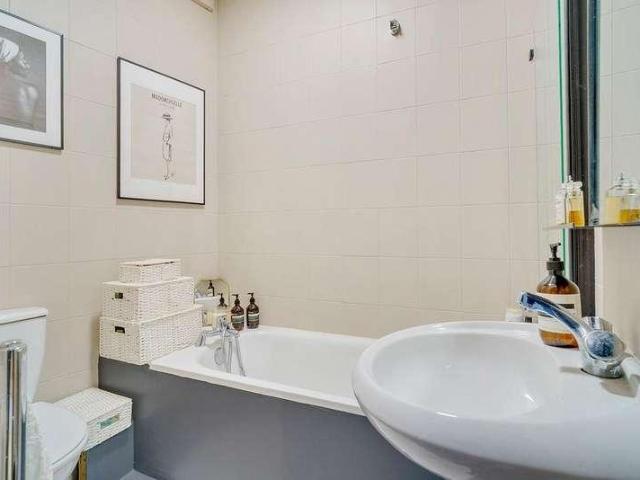 1 bed flat for sale