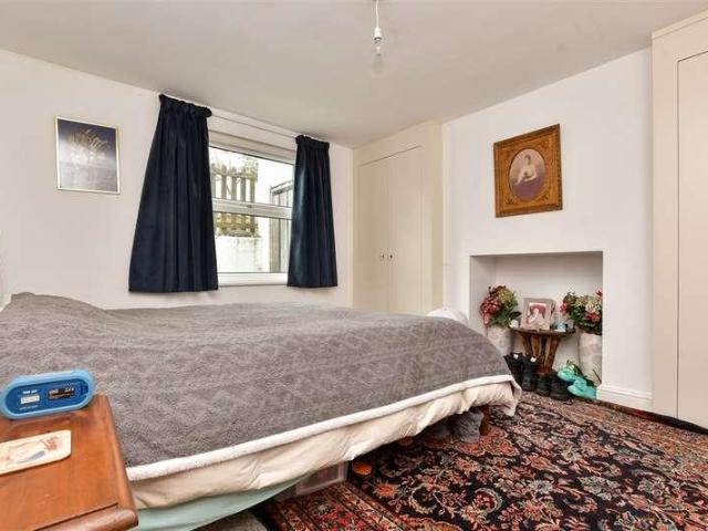 1 bed flat for sale
