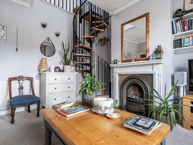1 bed flat for sale