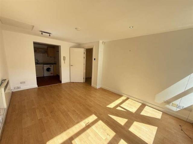1 bed flat for sale