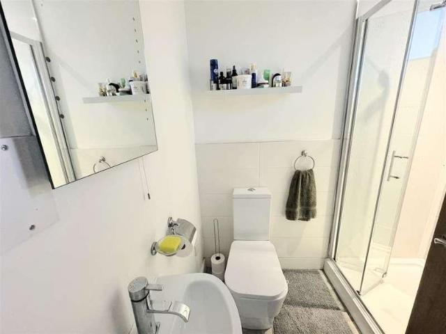 1 bed flat for sale