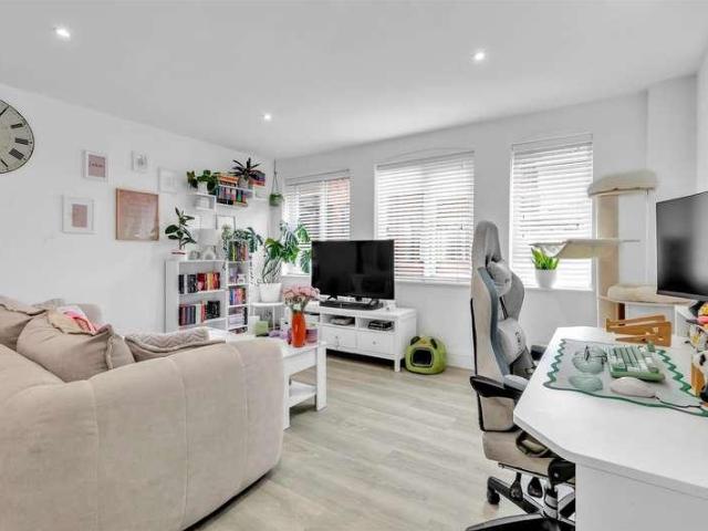 1 bed flat for sale