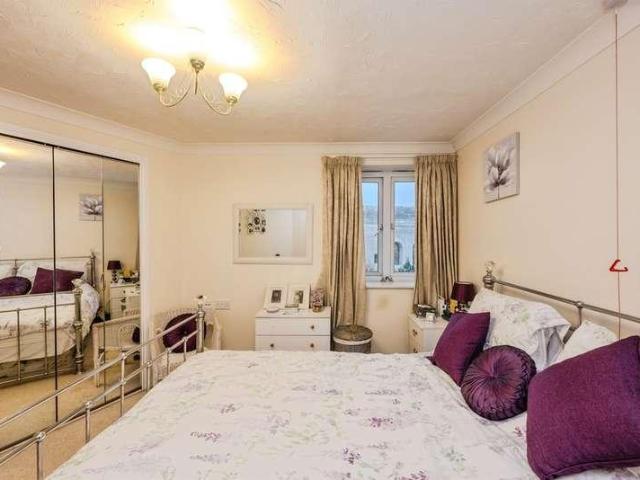 1 bed flat for sale
