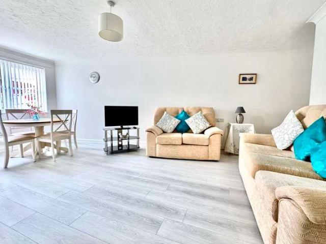 1 bed flat for sale