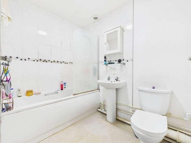 1 bed flat for sale