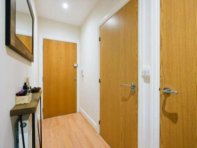 1 bed flat for sale