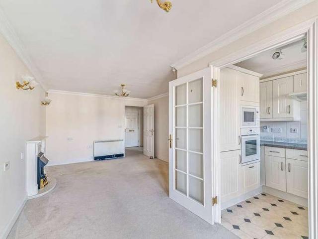 1 bed flat for sale