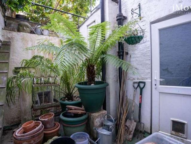 1 bed flat for sale