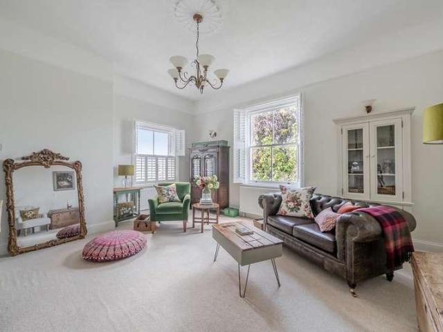 1 bed flat for sale