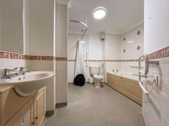 1 bed flat for sale