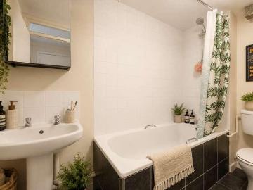 1 bed flat for sale