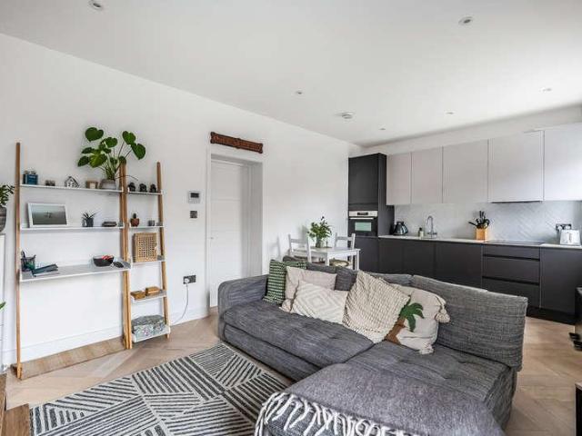 1 bed flat for sale