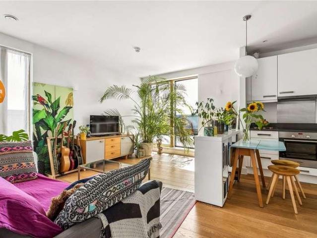1 bed flat for sale