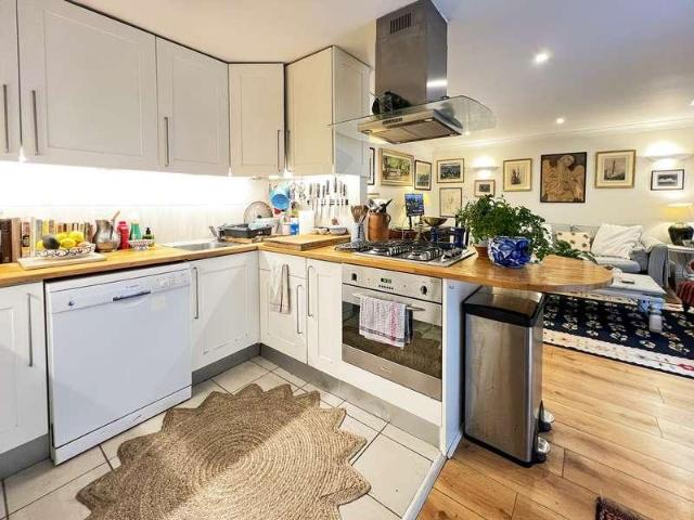 1 bed flat for sale