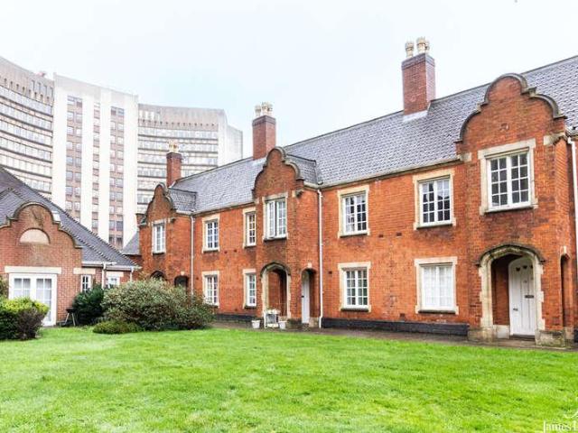1 bed flat for sale