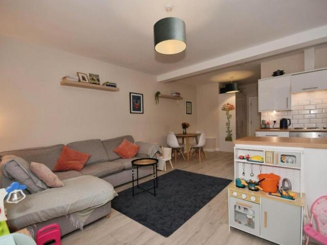1 bed flat for sale
