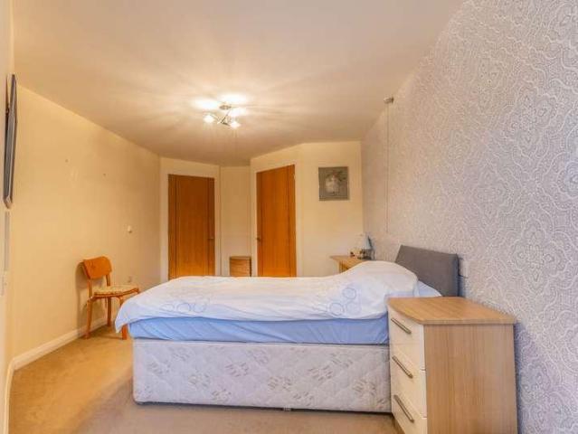 1 bed flat for sale