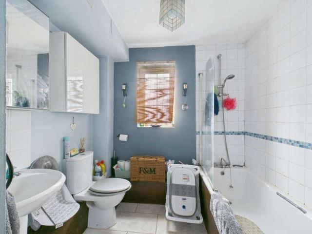 1 bed flat for sale