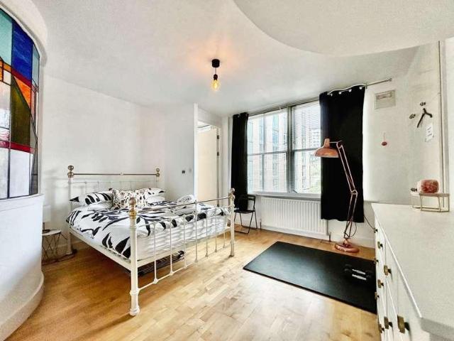 1 bed flat for sale