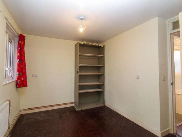1 bed flat for sale