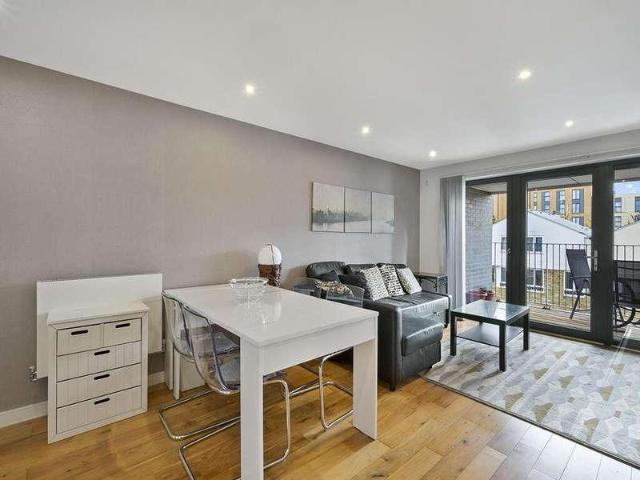 1 bed flat for sale