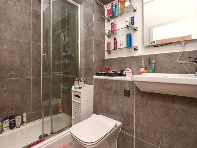 1 bed flat for sale