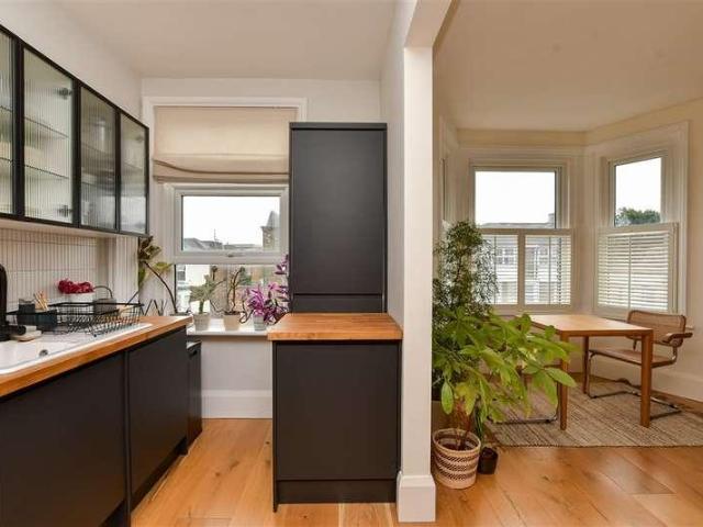 1 bed flat for sale