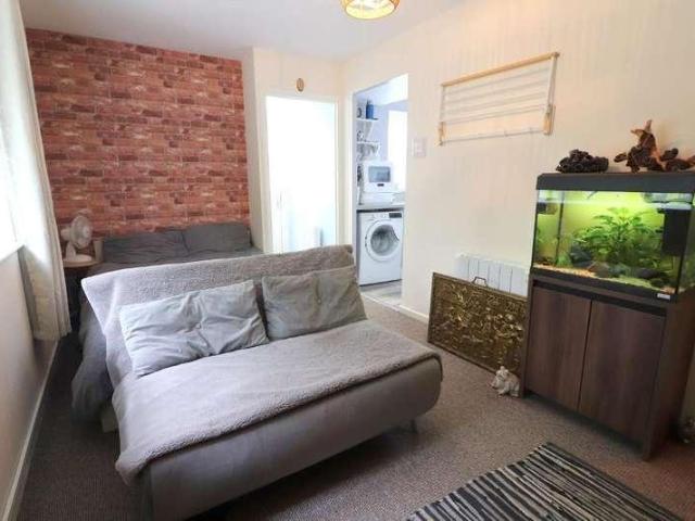 1 bed flat for sale
