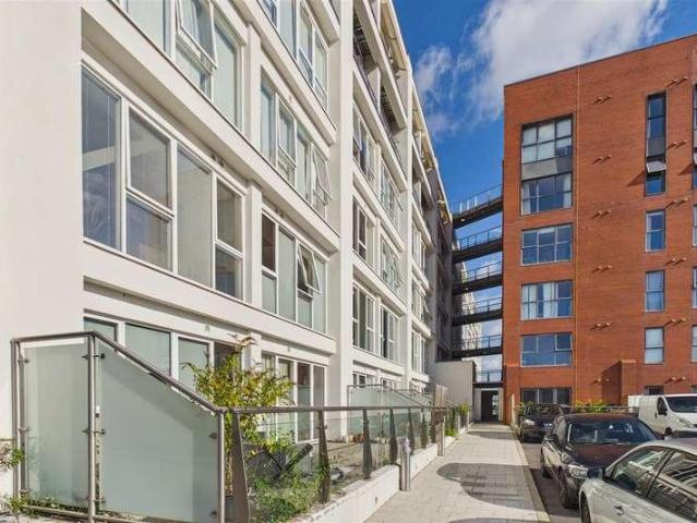 1 bed flat for sale