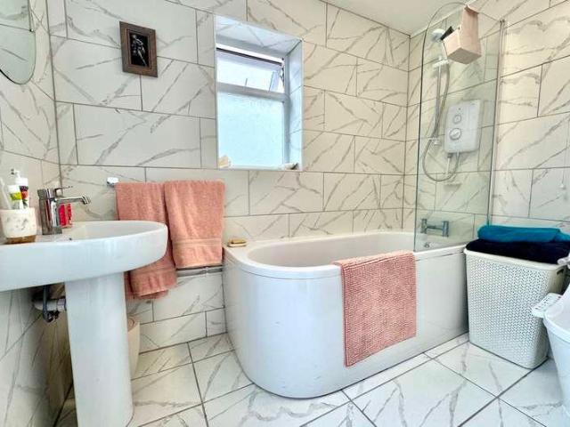 1 bed flat for sale