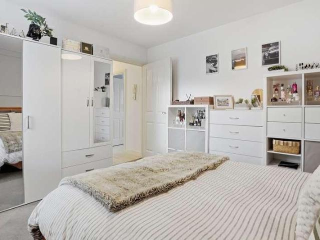 1 bed flat for sale