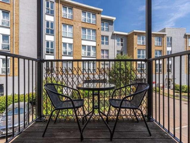 1 bed flat for sale