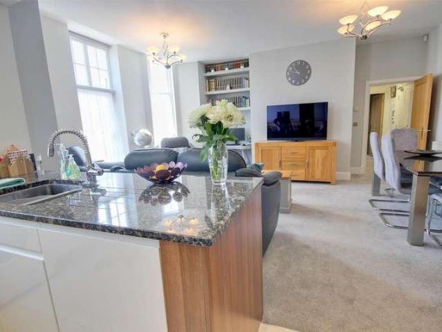 1 bed flat for sale