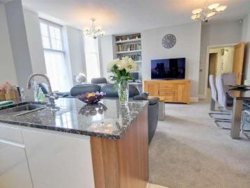 1 bed flat for sale