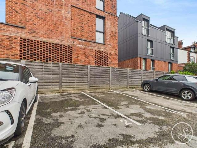1 bed flat for sale