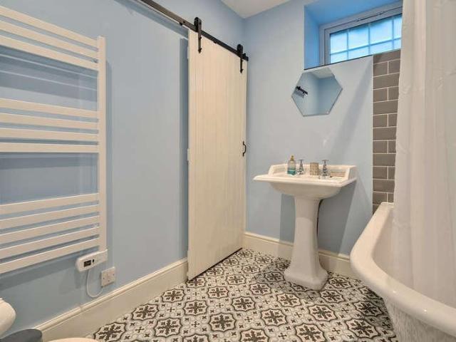 1 bed flat for sale