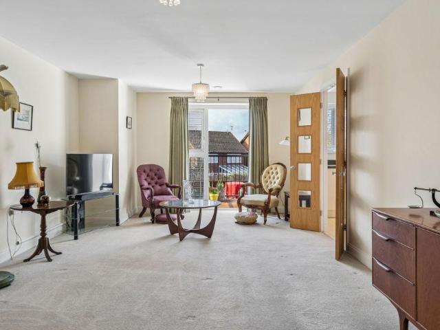 1 bed flat for sale