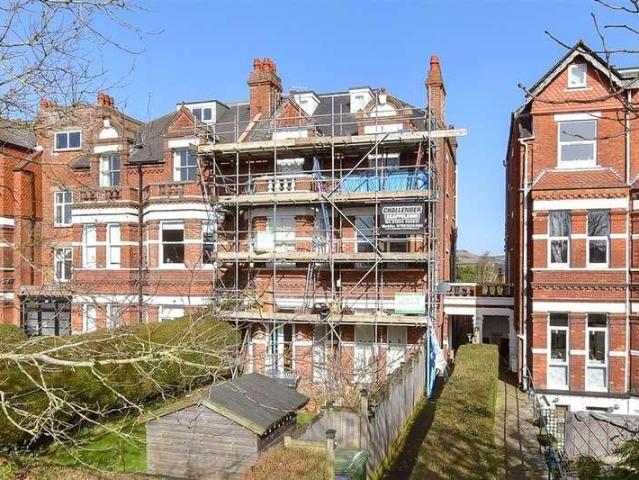 2 bed flat for sale
