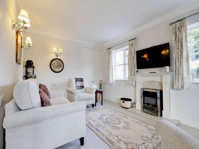 1 bed flat for sale